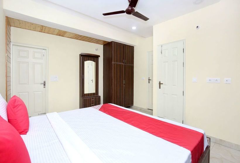 Oyo 13769 Home Spacious 3bhk Kasauli 17