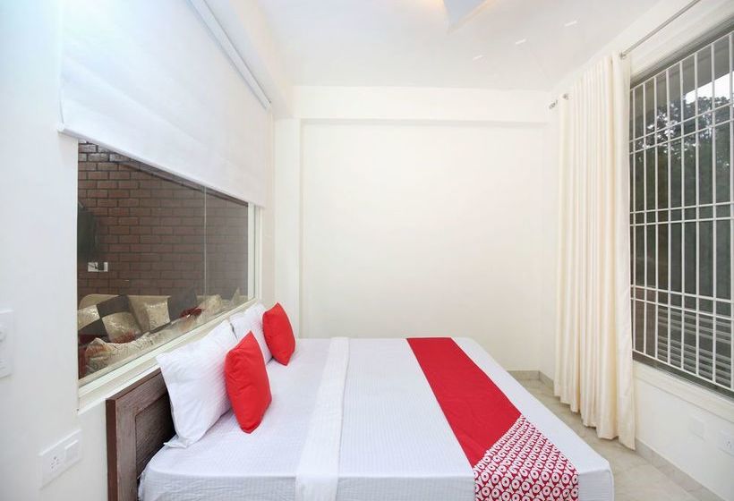 Oyo 13769 Home Spacious 3bhk Kasauli 2