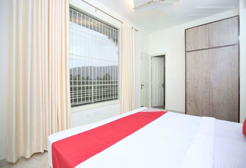 Oyo 13769 Home Spacious 3bhk Kasauli 3