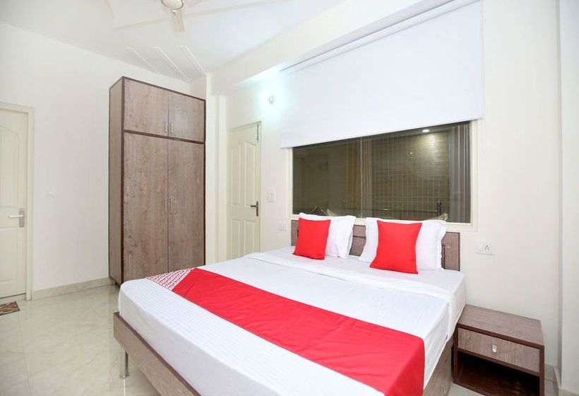 Oyo 13769 Home Spacious 3bhk Kasauli 4