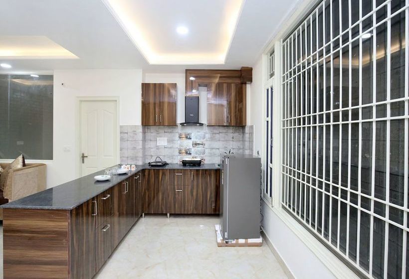 Oyo 13769 Home Spacious 3bhk Kasauli 7