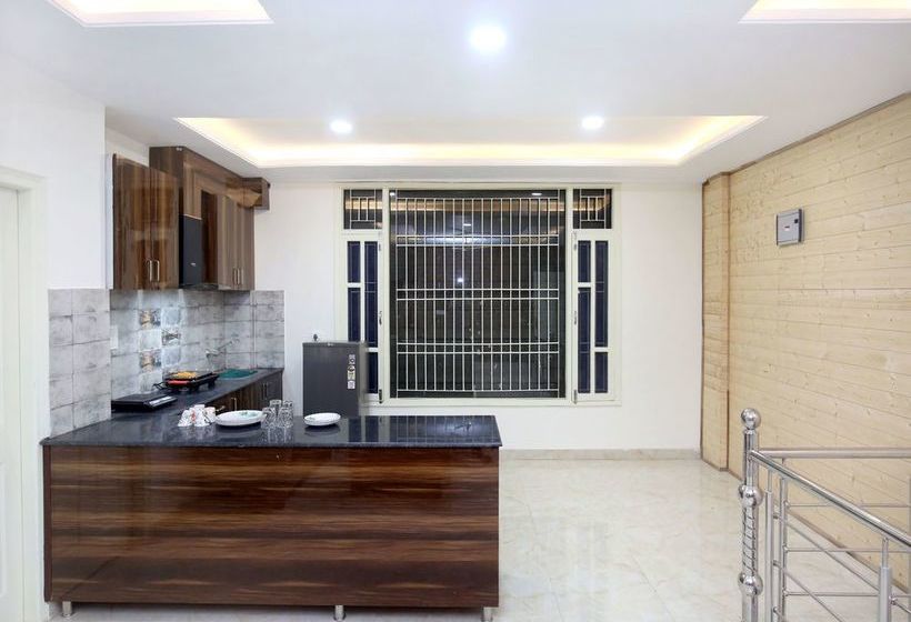 Oyo 13769 Home Spacious 3bhk Kasauli 8