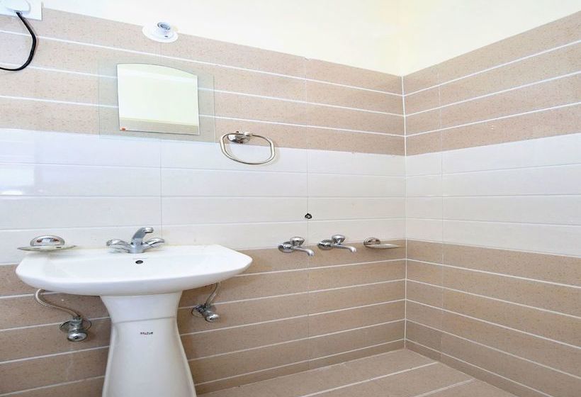 Pension Oyo 13804 Home Naphey Singh 15