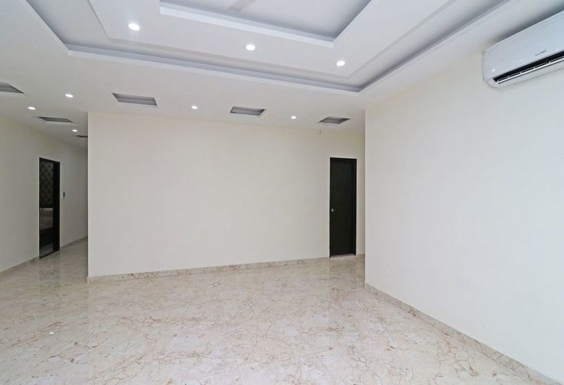 Oyo 12472 Hotel Galaxy 1