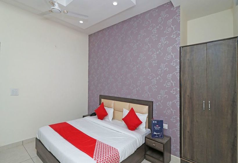 Oyo 12472 Hotel Galaxy 10