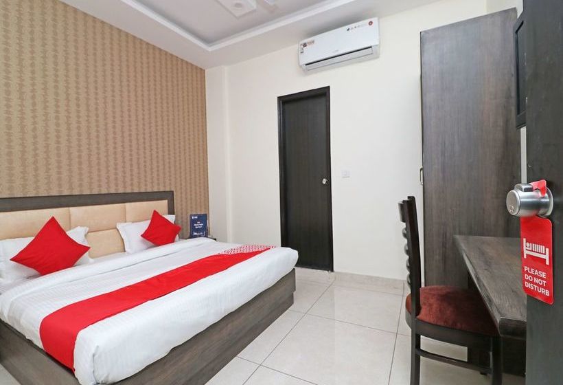 Oyo 12472 Hotel Galaxy 15