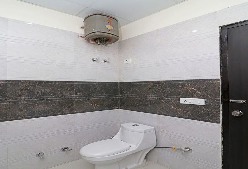 Oyo 12472 Hotel Galaxy 19