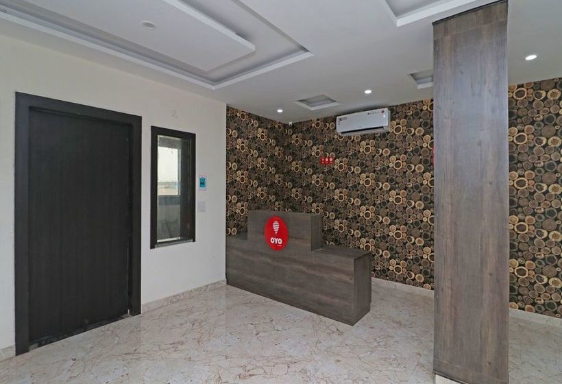 Oyo 12472 Hotel Galaxy 4