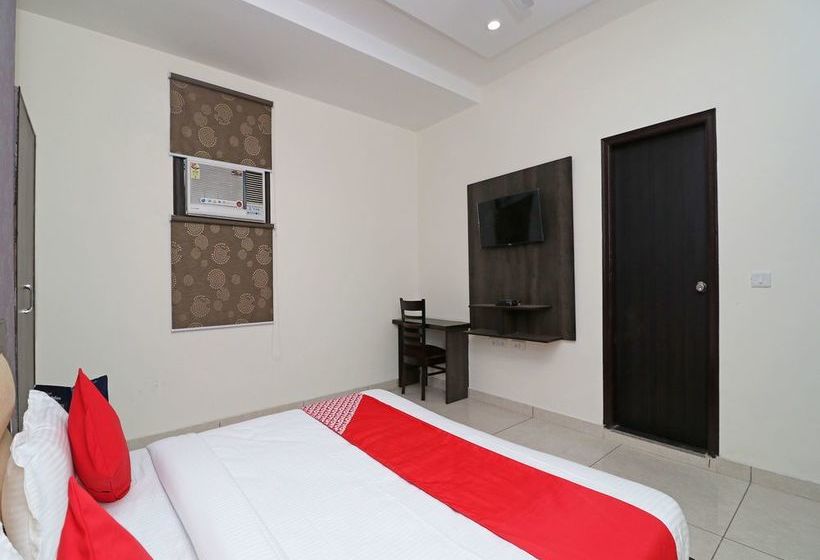 Oyo 12472 Hotel Galaxy 6