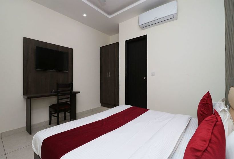 Oyo 12472 Hotel Galaxy 7