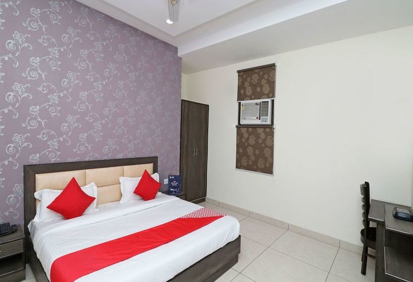 Oyo 12472 Hotel Galaxy 9