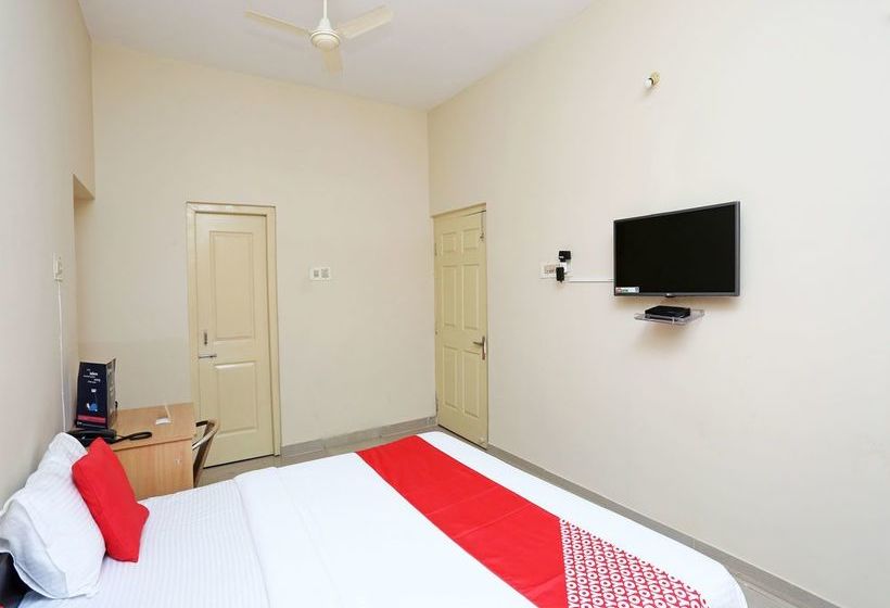 Pension Oyo 11760 Near Infocity 13