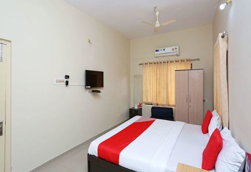 Pension Oyo 11760 Near Infocity 15