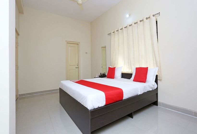 Pension Oyo 11760 Near Infocity 8