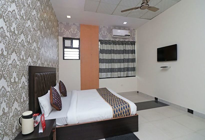 Hotel Oyo 11717 Gold Inn 13