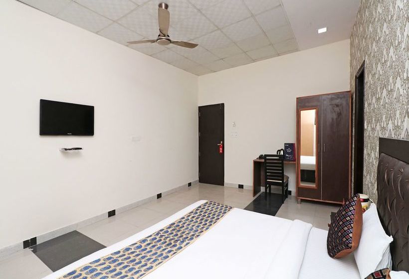 Hotel Oyo 11717 Gold Inn 14