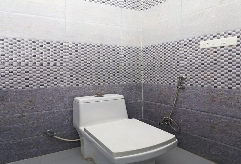 Hotel Oyo 11717 Gold Inn 16