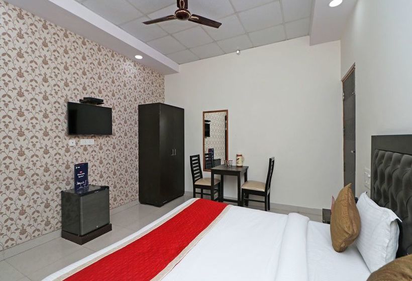 Hotel Oyo 11717 Gold Inn 8