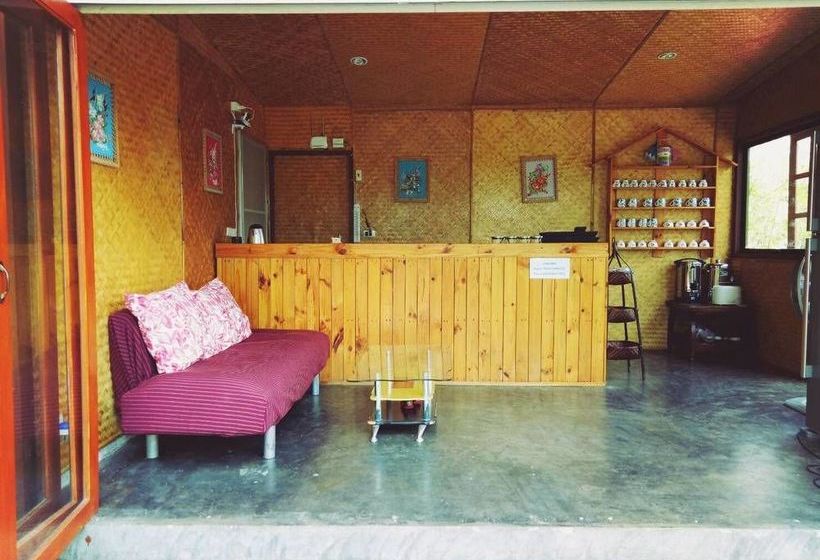 Hotel Mae On Hug Night Resort