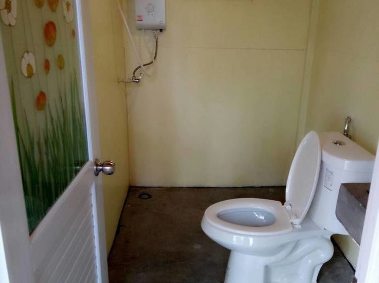 Hotel Mae On Hug Night Resort 12