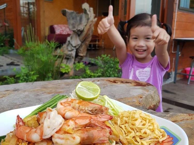 Hotel Mae On Hug Night Resort 17