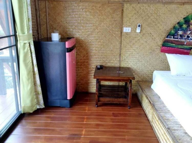 Hotel Mae On Hug Night Resort 5