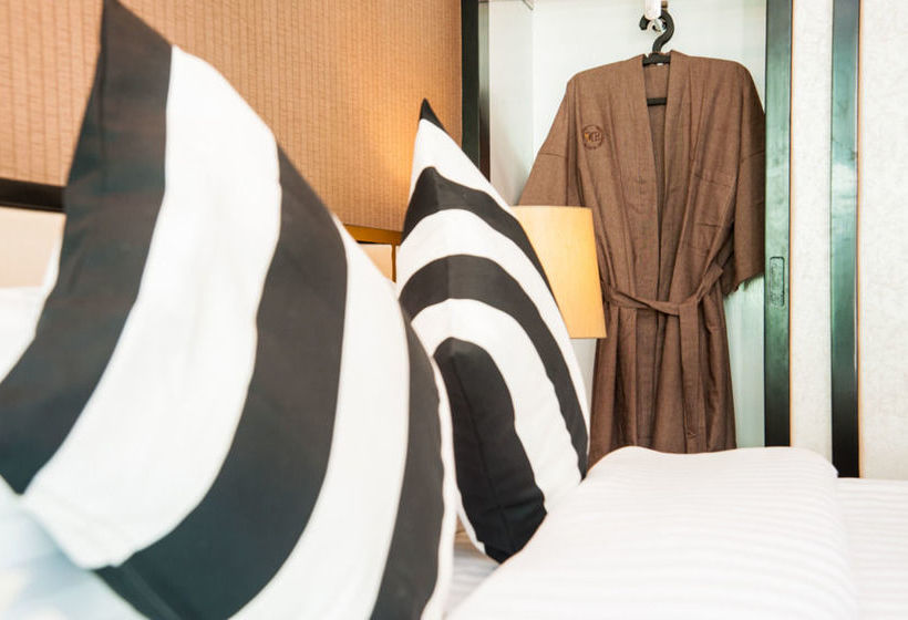 The Title Kr Beach Condotel Rawai Phuket 3