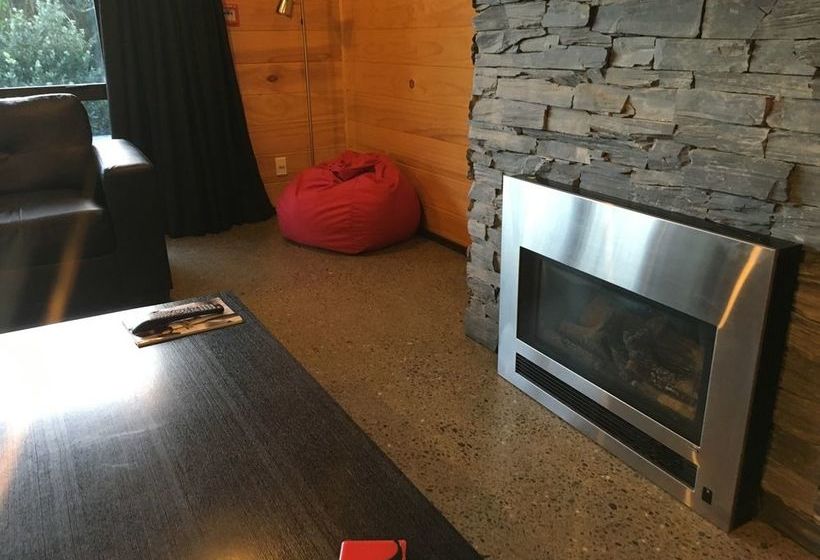 Greymouth Motels & Seaview Apartments 9