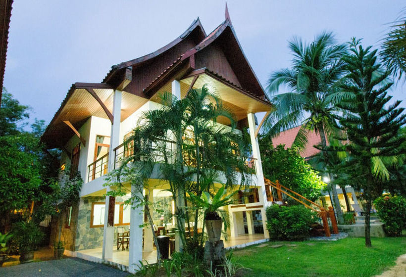Aisawan Villas Thalang