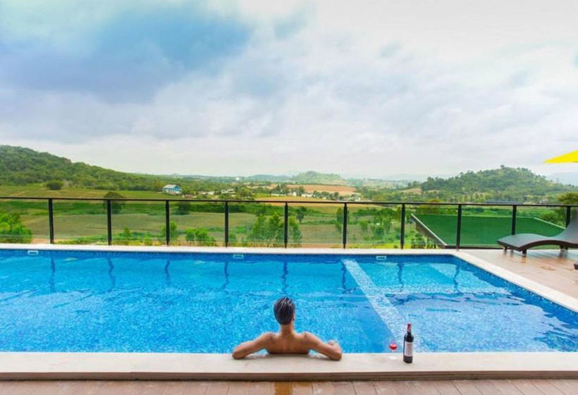 Hotel Chantara Valley Resort