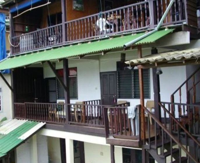 Hostel Baan Rimtaling Guest House 18