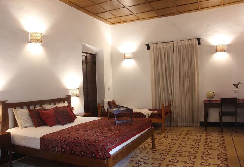 5am Somewhere - Villa Pinhero 1