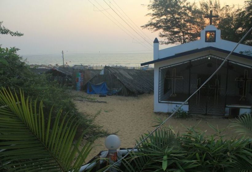 Boatys Beach Cottages 10