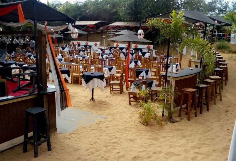 Boatys Beach Cottages 14