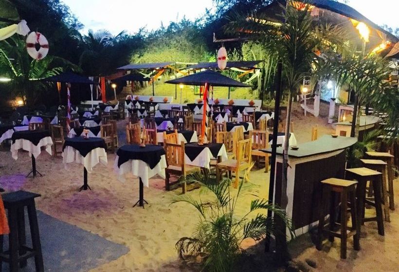 Boatys Beach Cottages 17