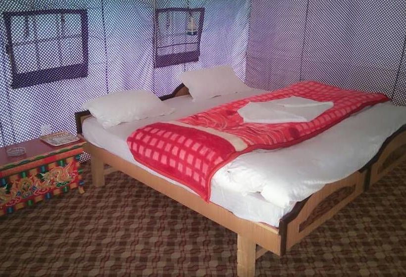 Hotel Auspicious Camp & Cottages 2