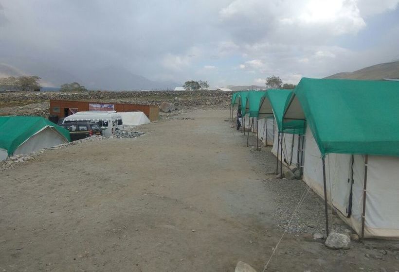 Hotel Auspicious Camp & Cottages 9