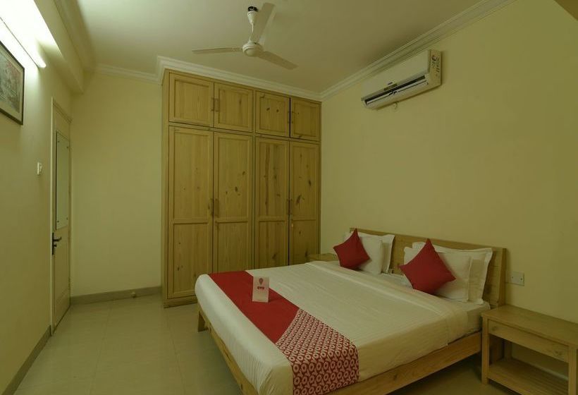 Hotel Pramila Court 15