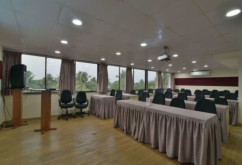 Hotel Pramila Court 19