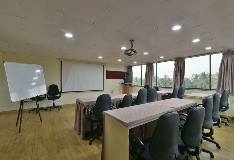 Hotel Pramila Court 20