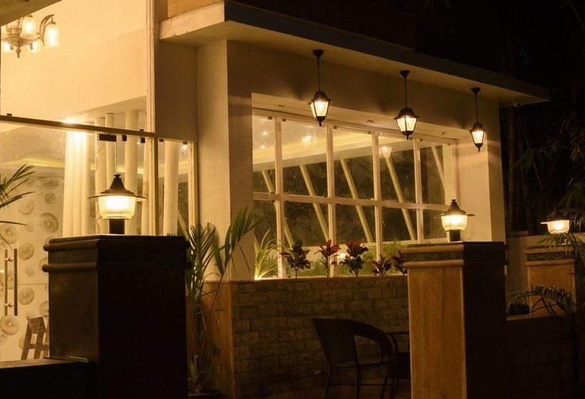 Hotel The Walk Inn 16