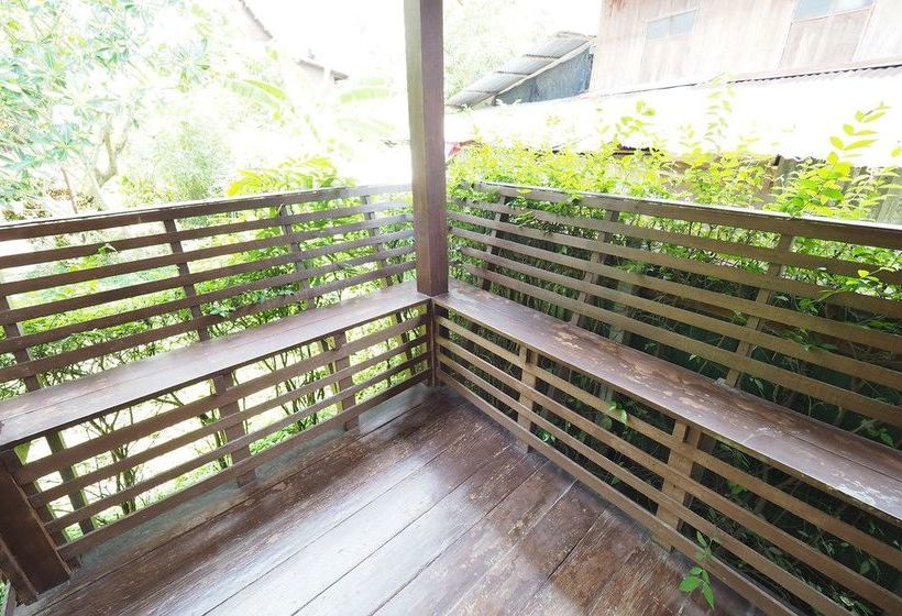 Hotel Baan Suan Amphawa 11
