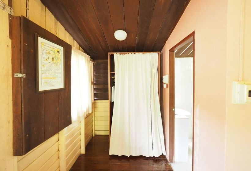 Hotel Baan Suan Amphawa 14