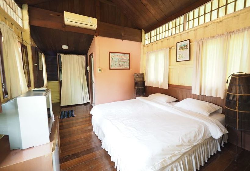 Hotel Baan Suan Amphawa 5