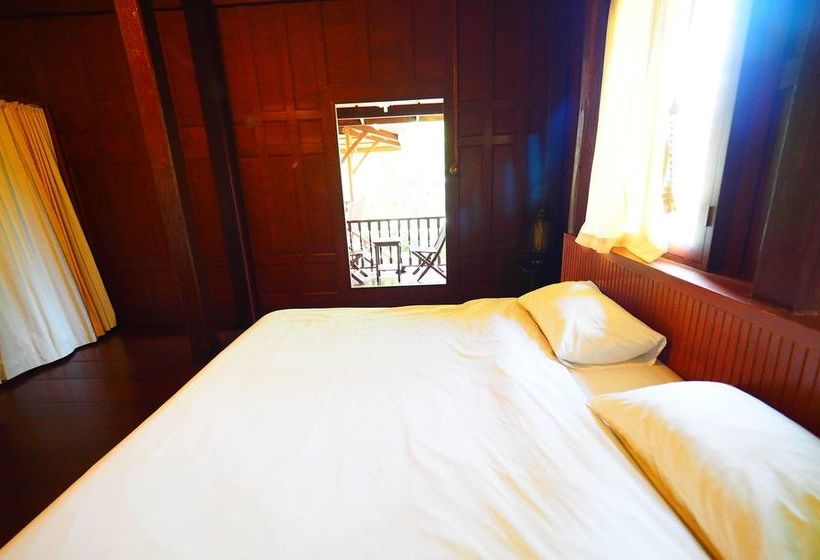 Hotel Baan Suan Amphawa 7