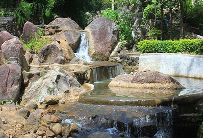 Hotel Baan Fahsai Resort 8