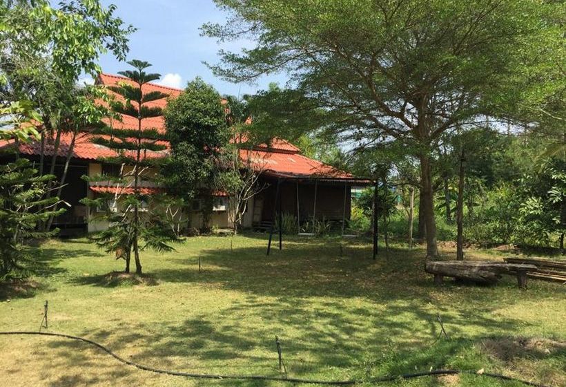 Resort Baan Suan Leelavadee Amphawa