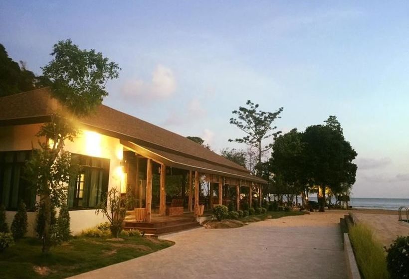 Hotel Koh Ngai Paradise Beach 1