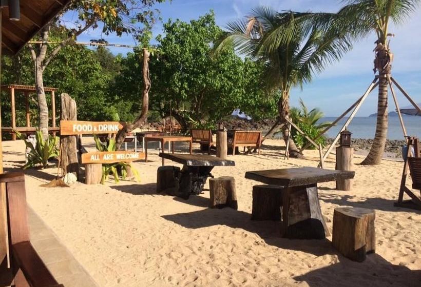 Hotel Koh Ngai Paradise Beach 13