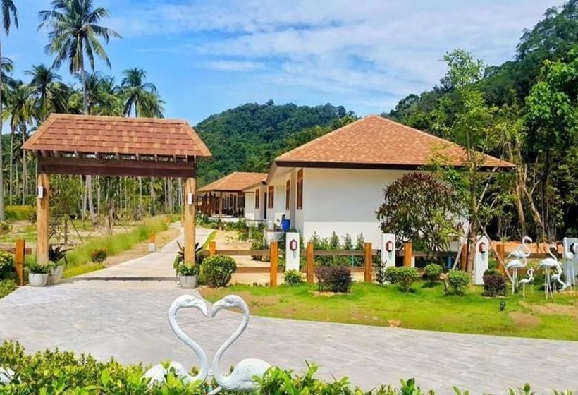 Hotel Koh Ngai Paradise Beach 19